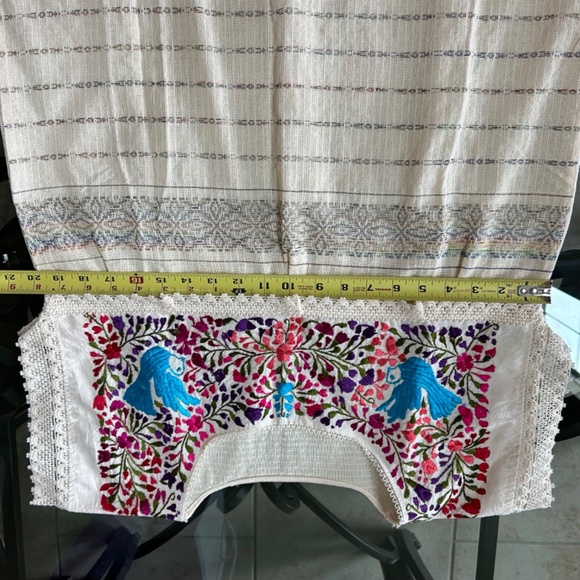 Mexican Embroidered Blouse. NWOT - Picture 8 of 9